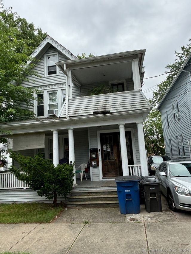 Winthrop Avenue, New Haven, Connecticut - 5 Bedrooms  
3 Bathrooms  
14 Rooms - 