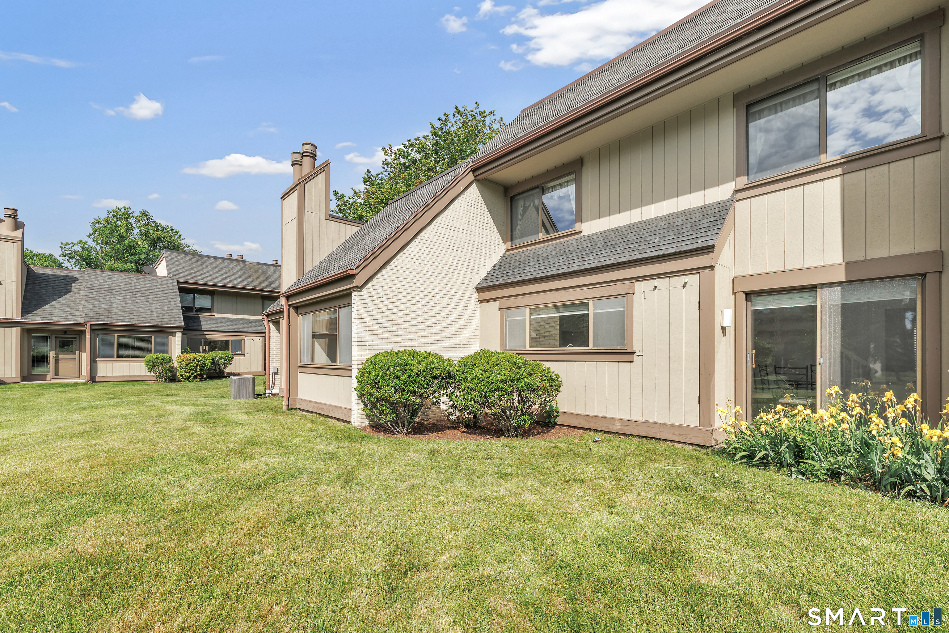 85 Viscount Drive 2E