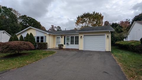 Photo of 2 Cherokee Run, Bristol, CT 06010 (MLS # 24134538)