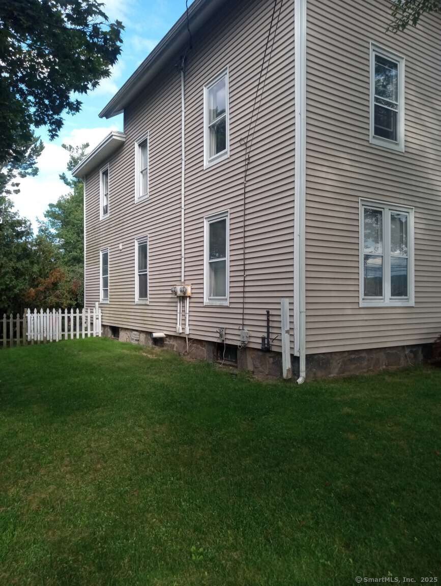 7 Locust Avenue