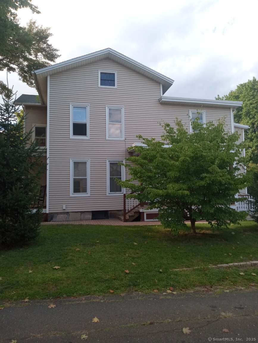 7 Locust Avenue