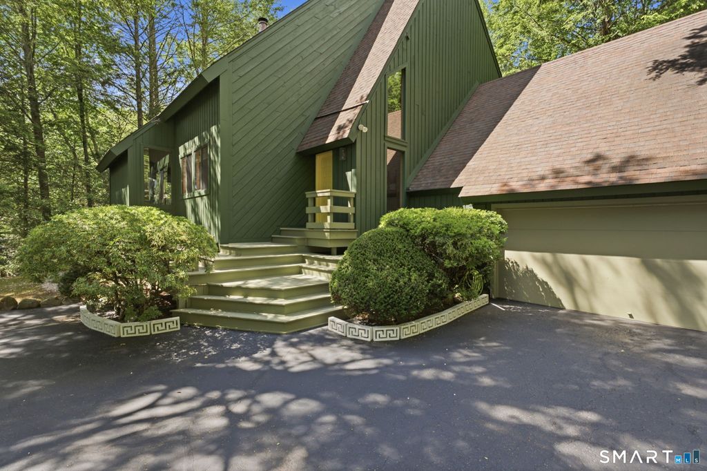 Photo of 409 Jones Hollow Road, Marlborough, CT 06447 (MLS # 24186080)