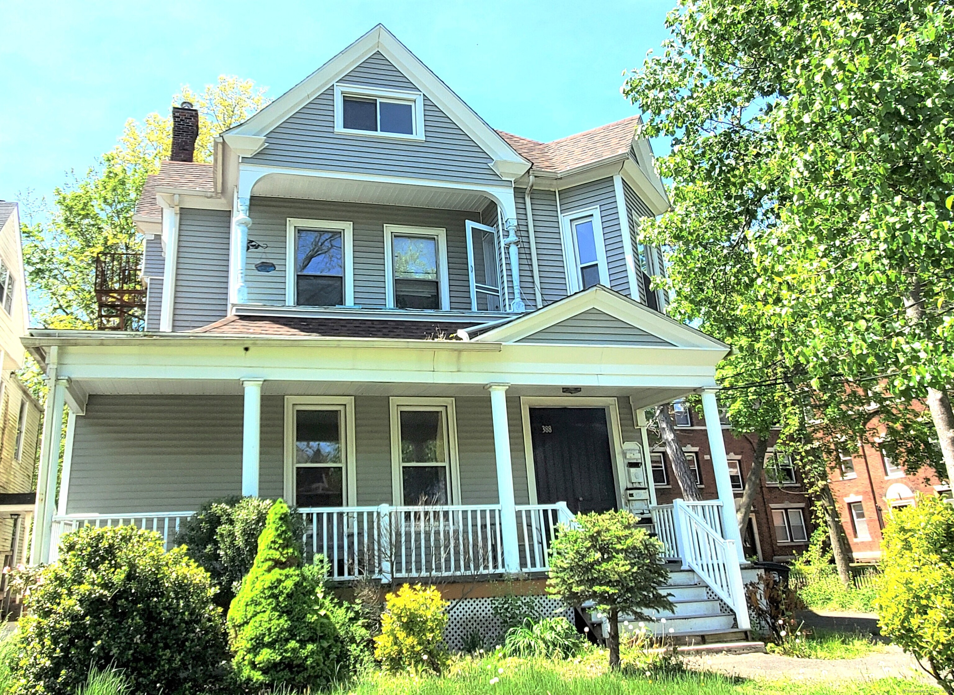 Rental Property at Whitney Avenue Apt 2, New Haven, Connecticut - Bedrooms: 2 
Bathrooms: 1 
Rooms: 5  - $2,500 MO.