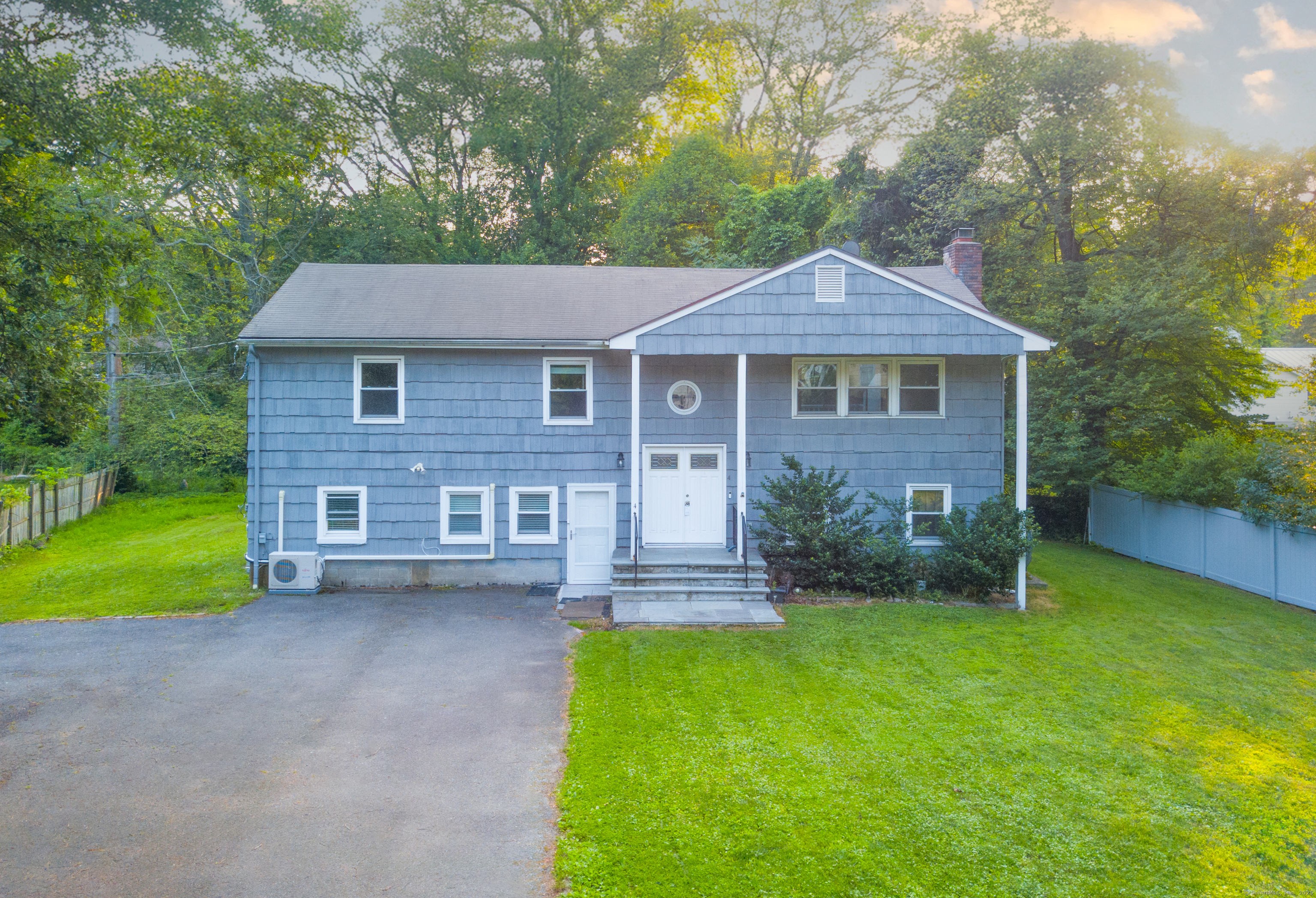 Rental Property at Robert Lane, Westport, Connecticut - Bedrooms: 5 
Bathrooms: 3 
Rooms: 12  - $6,500 MO.