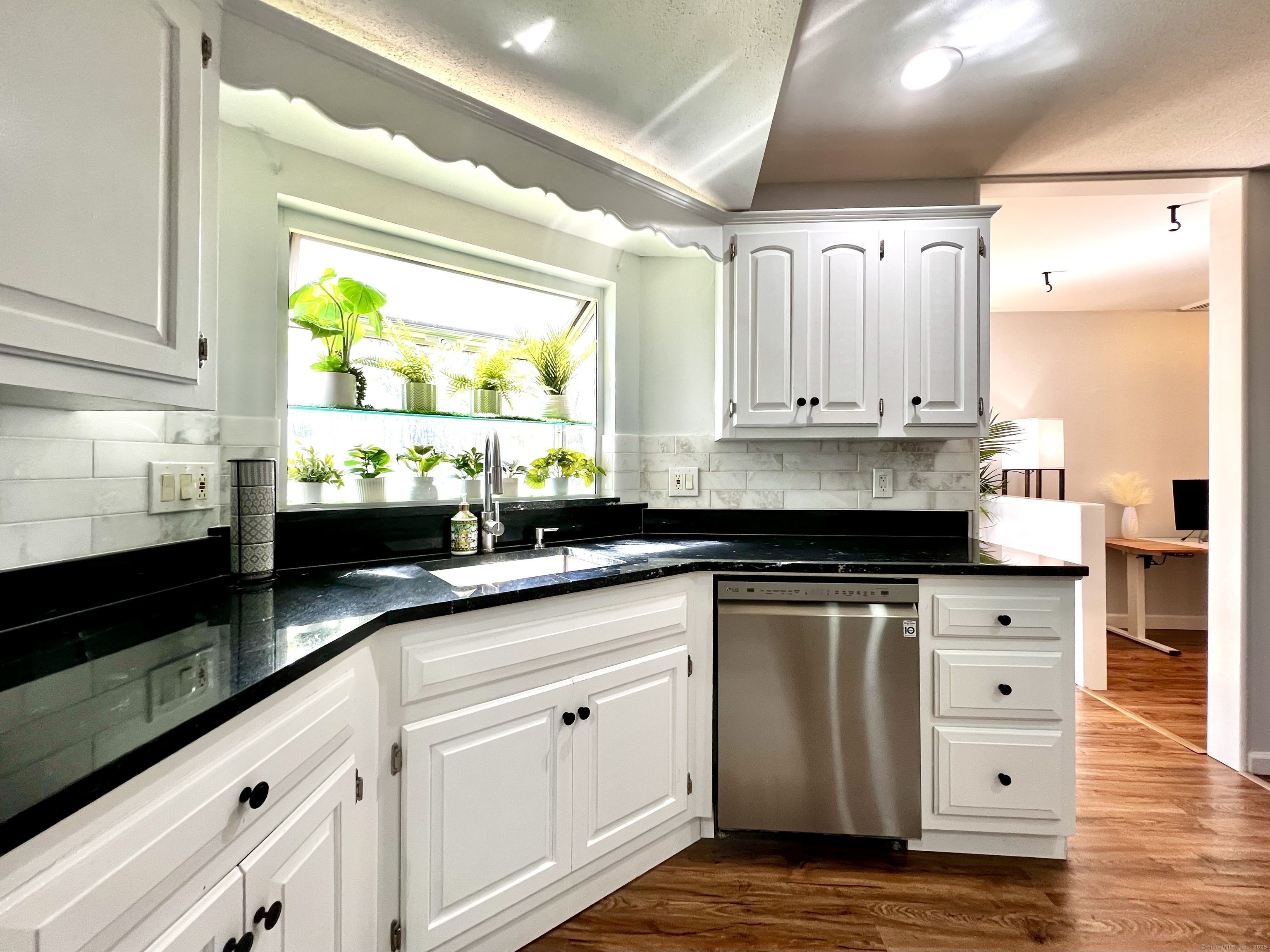 115 Deerfield Drive, Trumbull, Connecticut image 7