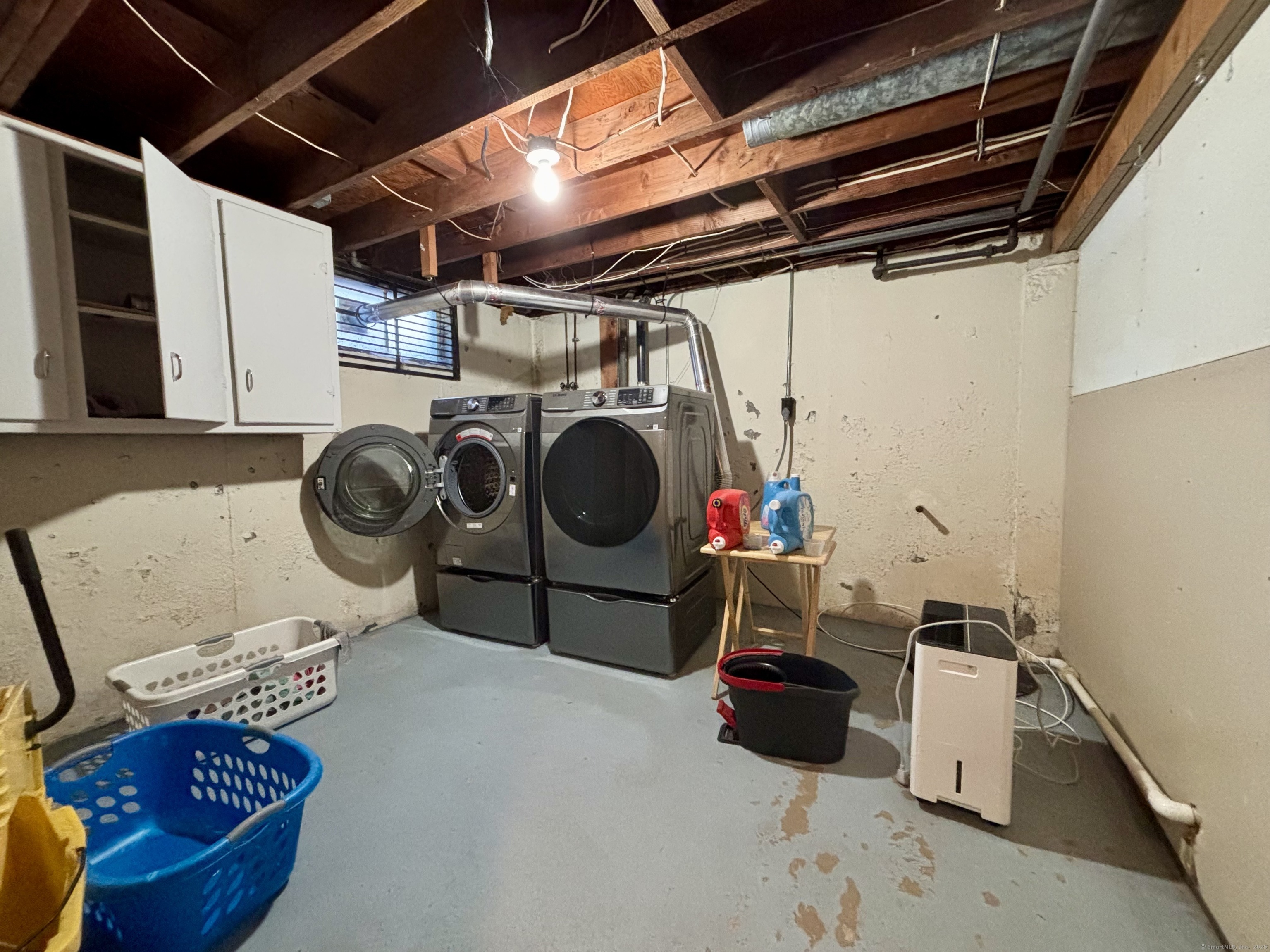 Newington, Connecticut 06111, United States, 2 Bedrooms Bedrooms, ,1 BathroomBathrooms,Residential,Active,231355