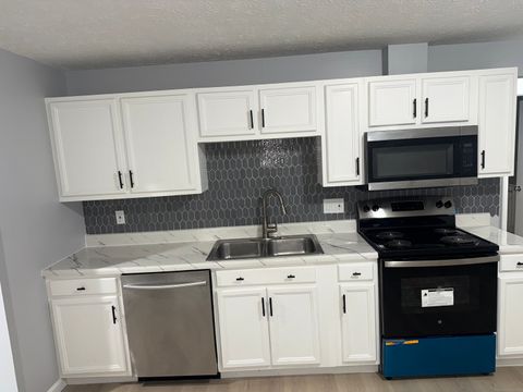 Tiny photo for 641 MIDDLETOWN Avenue #2, New Haven, CT 06513 (MLS # 24136379)