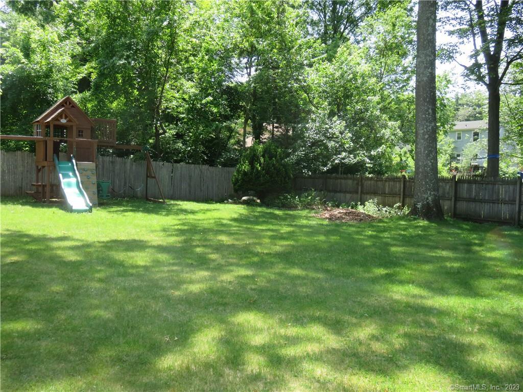 Farmington, Connecticut 06085, United States, 4 Bedrooms Bedrooms, ,2 BathroomsBathrooms,Residential,Active,138308