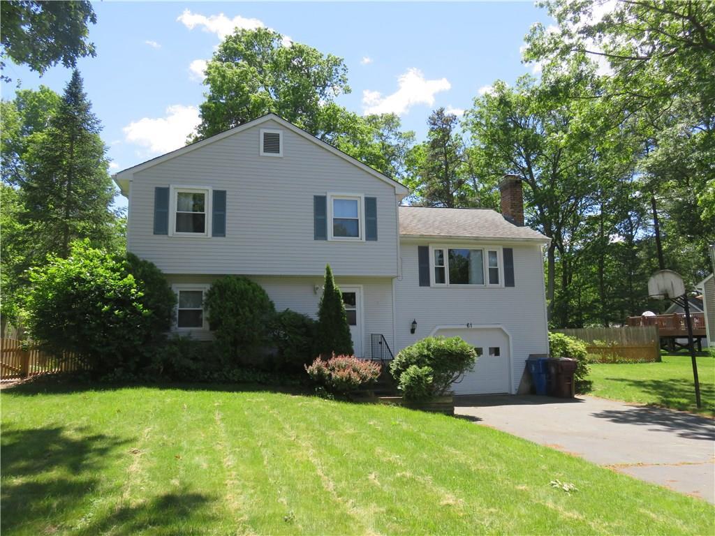 Lake Garda Drive, Farmington, Connecticut - 4 Bedrooms  
2 Bathrooms  
7 Rooms - 