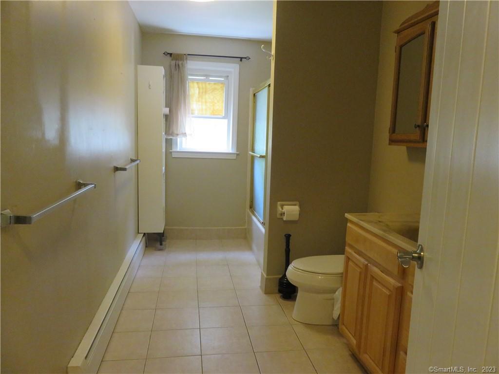 Farmington, Connecticut 06085, United States, 4 Bedrooms Bedrooms, ,2 BathroomsBathrooms,Residential,Active,138308