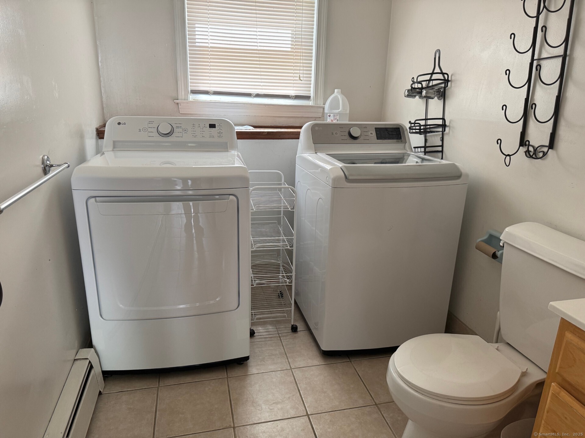 Farmington, Connecticut 06085, United States, 4 Bedrooms Bedrooms, ,2 BathroomsBathrooms,Residential,Active,138308