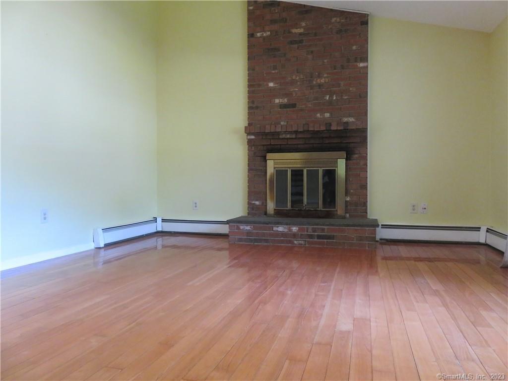 Farmington, Connecticut 06085, United States, 4 Bedrooms Bedrooms, ,2 BathroomsBathrooms,Residential,Active,138308