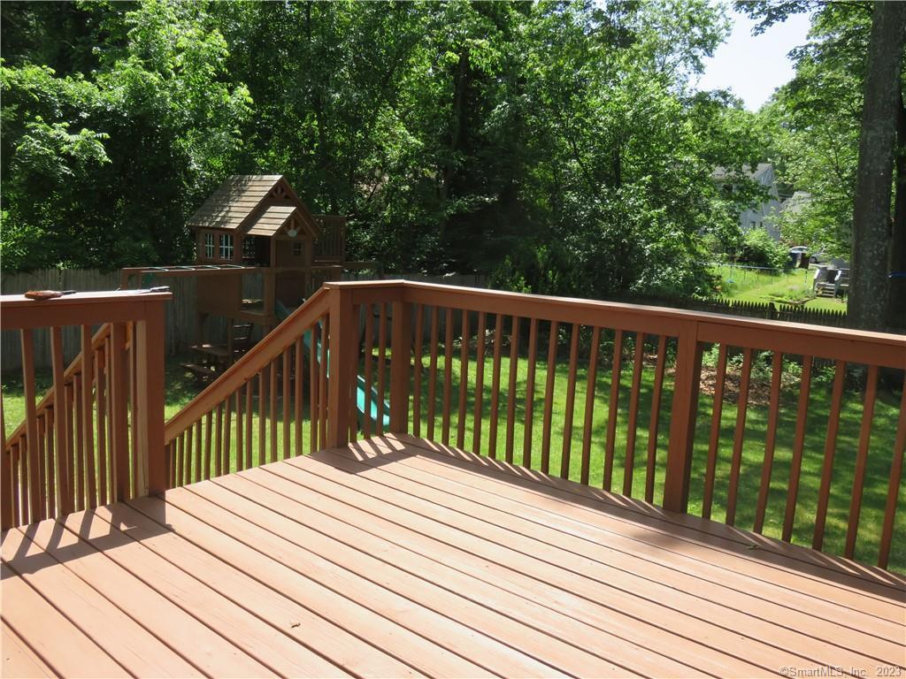 Farmington, Connecticut 06085, United States, 4 Bedrooms Bedrooms, ,2 BathroomsBathrooms,Residential,Active,138308