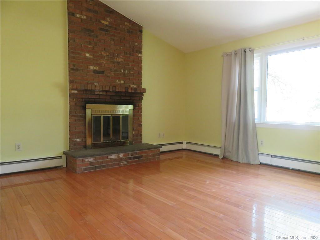 Farmington, Connecticut 06085, United States, 4 Bedrooms Bedrooms, ,2 BathroomsBathrooms,Residential,Active,138308