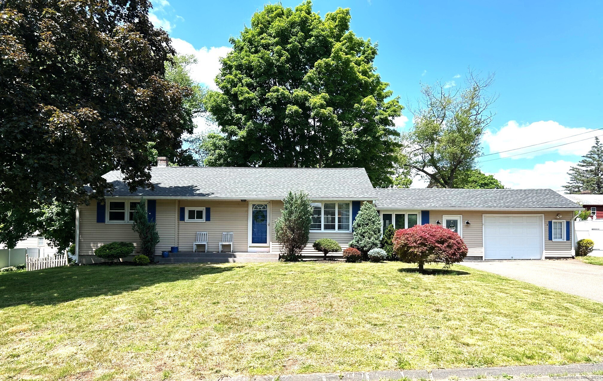 4 Orchard Hill Drive, Enfield, Connecticut - 3 Bedrooms  
2 Bathrooms  
6 Rooms - 