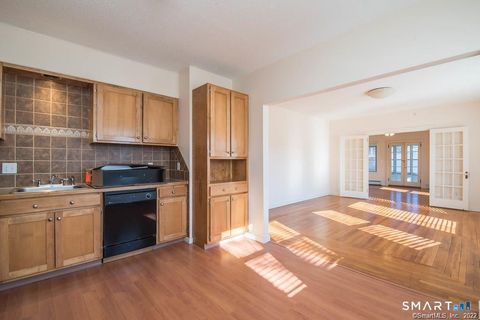 Tiny photo for 2 Pleasant Street #2, Windsor Locks, CT 06096 (MLS # 24171744)