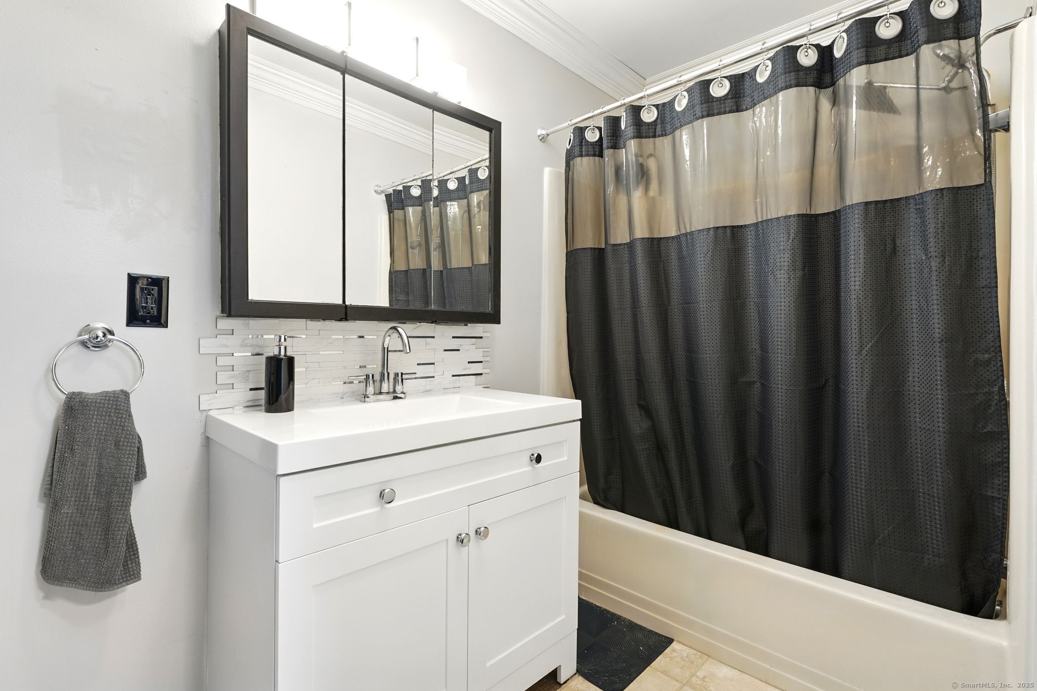 426 Emmett Street #APT I, Bristol, Connecticut image 19