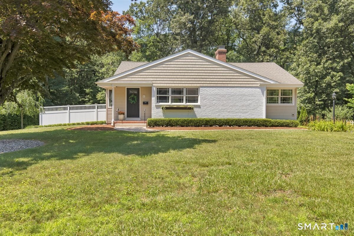 6 Bruce Road