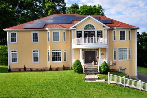 Photo of 3 Maplecrest Lane, Hamden, CT 06514 (MLS # 24136802)