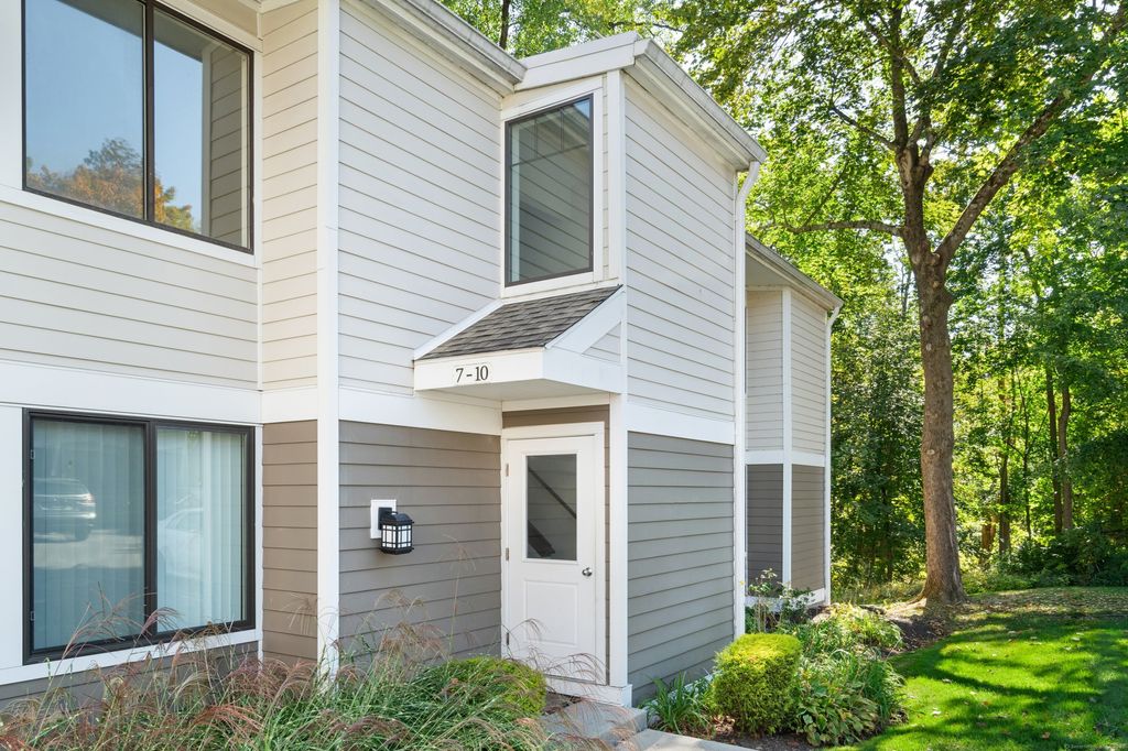 Photo of 9 Cook Close #9, Ridgefield, CT 06877 (MLS # 24132573)