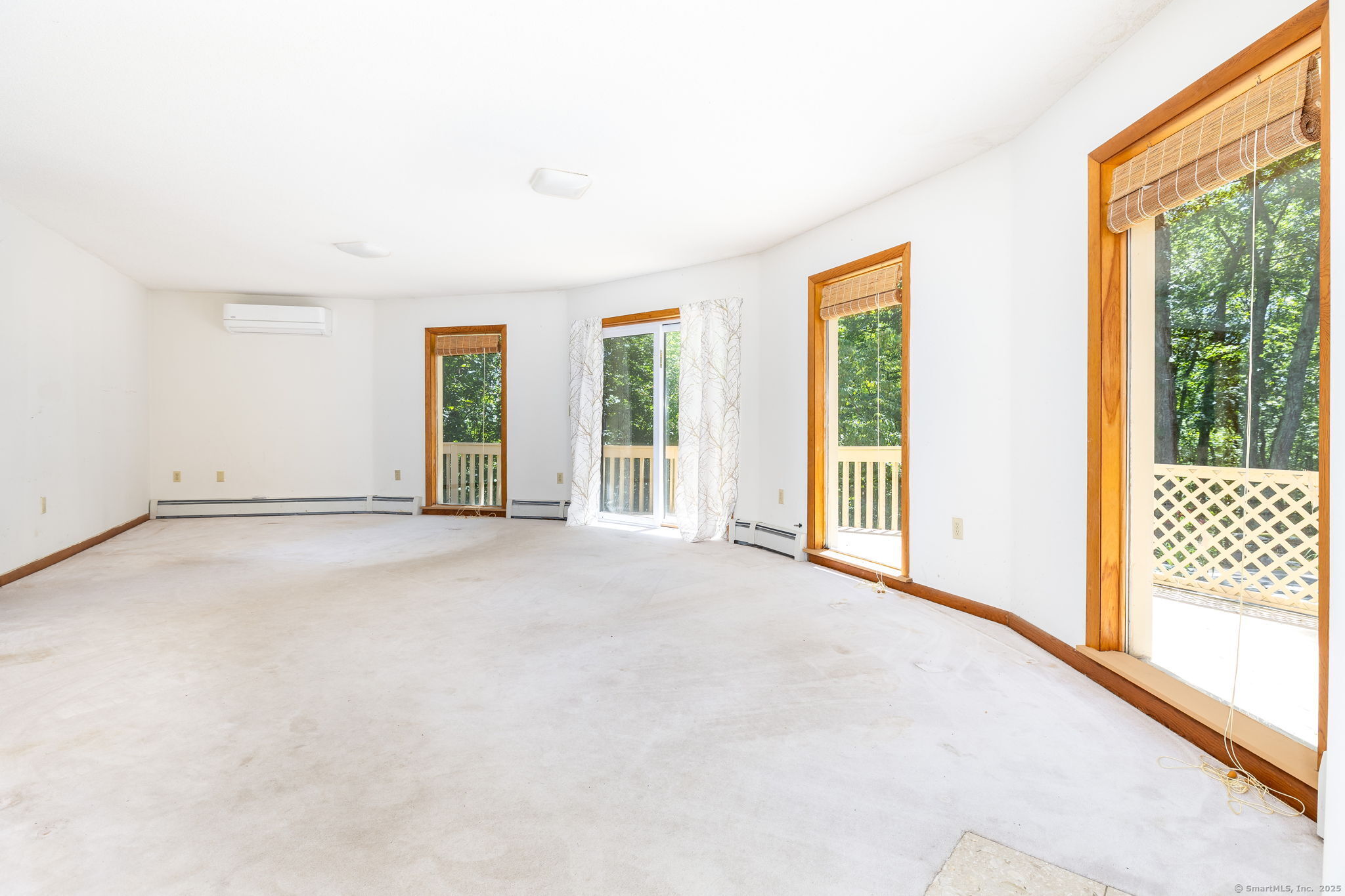 Columbia, Connecticut 06237, United States, 4 Bedrooms Bedrooms, ,4 BathroomsBathrooms,Residential,Pending,179647