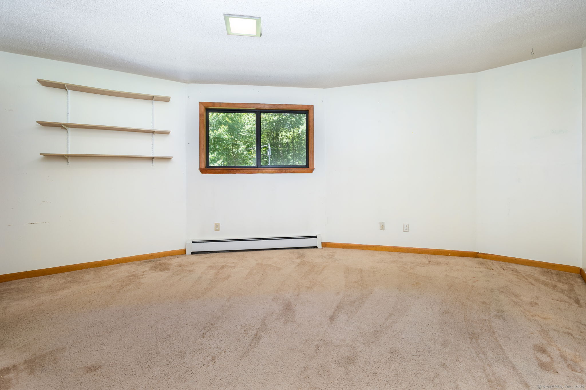 Columbia, Connecticut 06237, United States, 4 Bedrooms Bedrooms, ,4 BathroomsBathrooms,Residential,Pending,179647