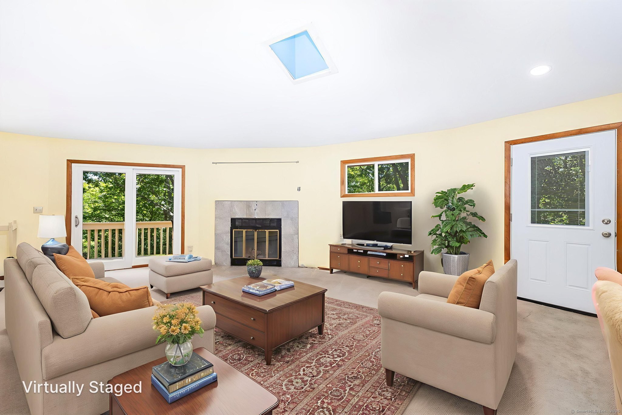 Columbia, Connecticut 06237, United States, 4 Bedrooms Bedrooms, ,4 BathroomsBathrooms,Residential,Pending,179647