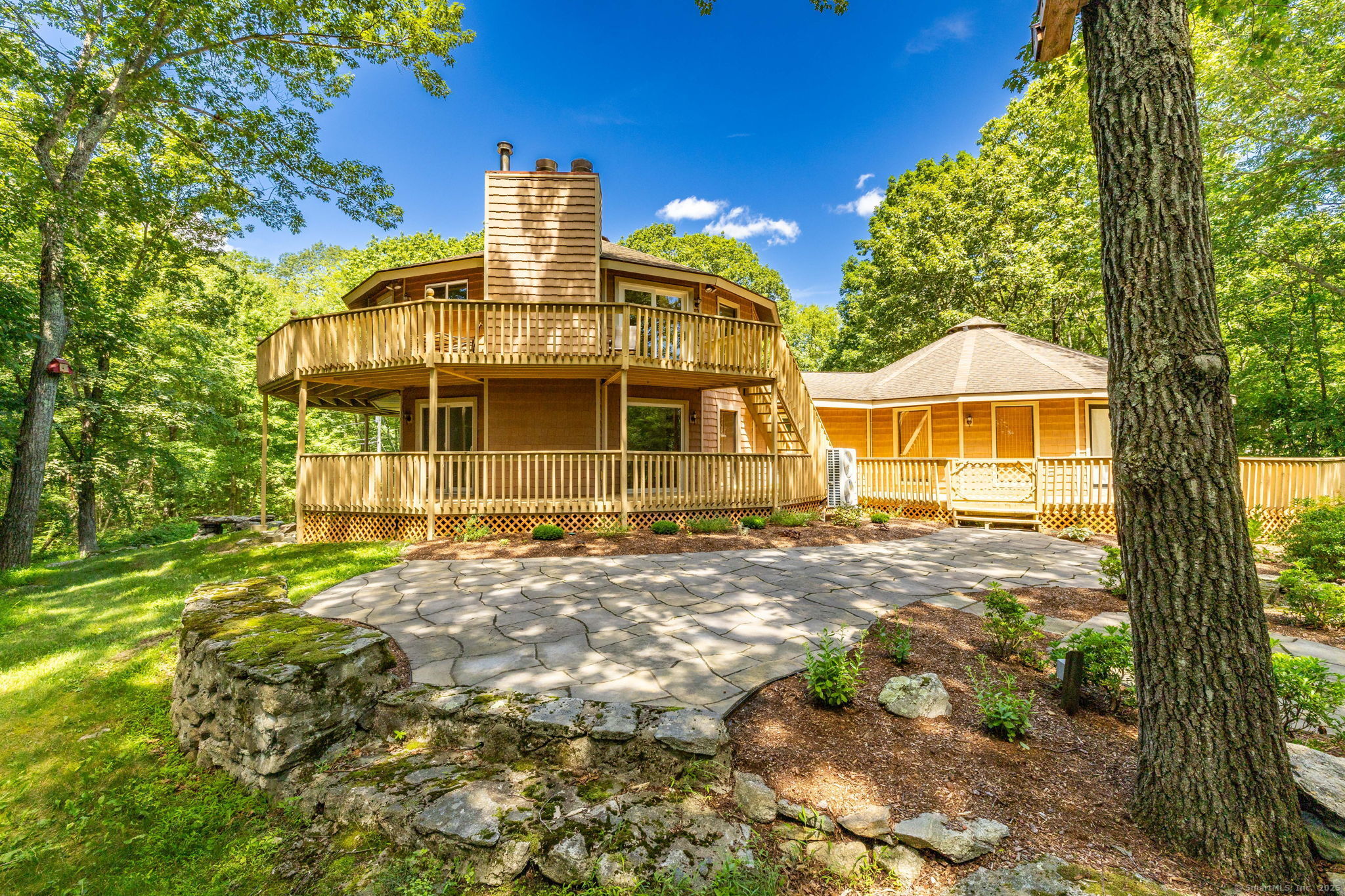 Columbia, Connecticut 06237, United States, 4 Bedrooms Bedrooms, ,4 BathroomsBathrooms,Residential,Pending,179647