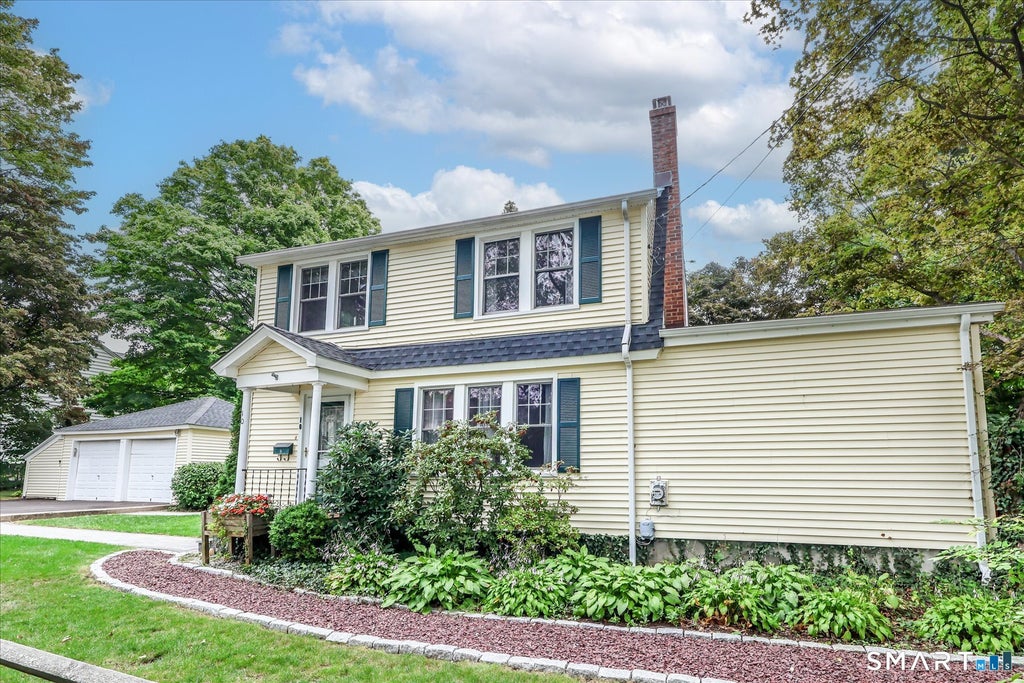 Photo of 10 Crown Street, Trumbull, CT 06611 (MLS # 24203074)