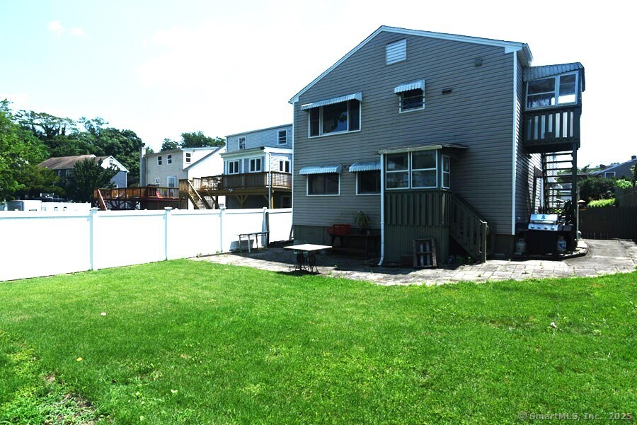 8 Crown Avenue