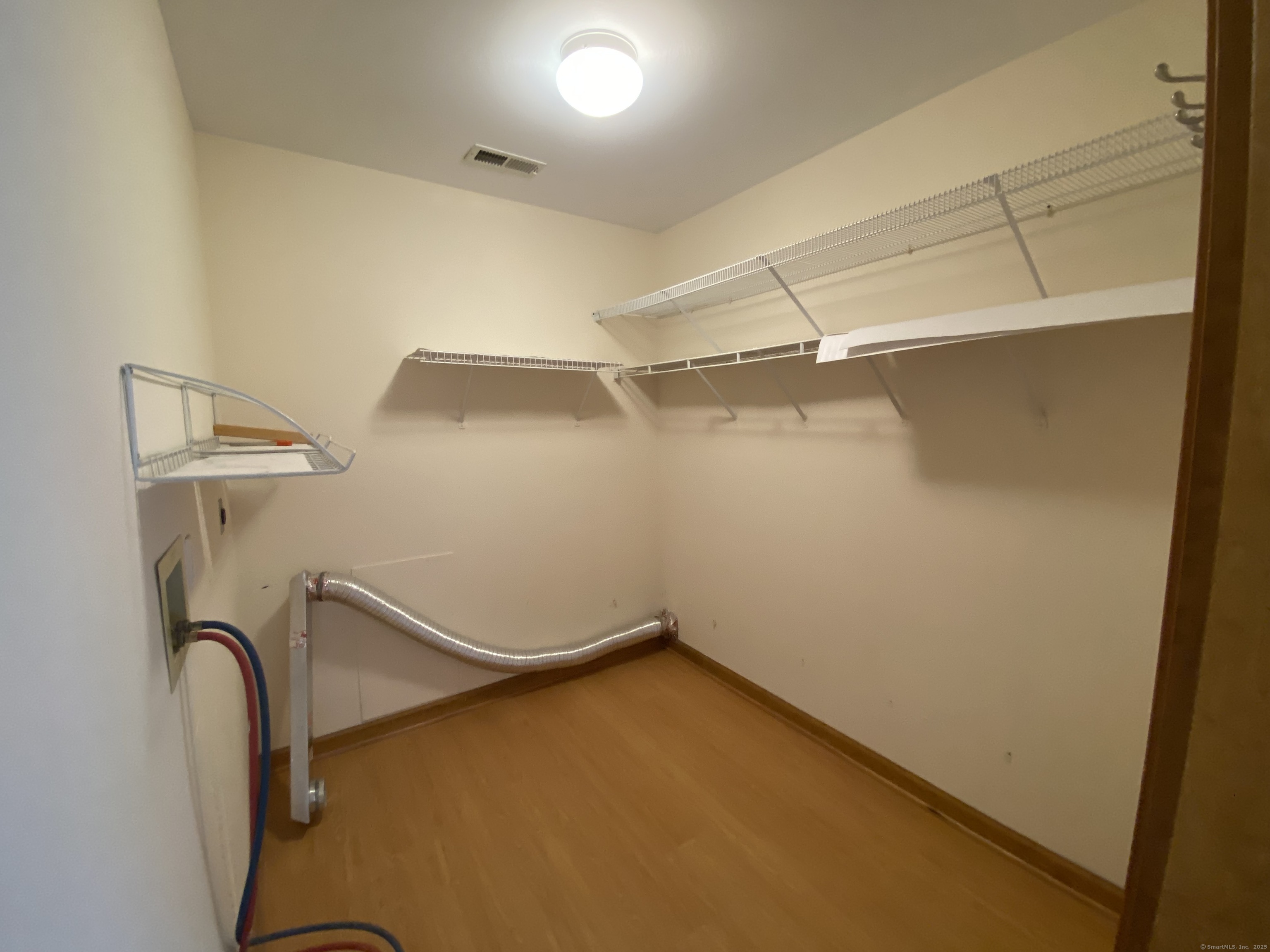 Cromwell, Connecticut 06416, United States, 2 Bedrooms Bedrooms, ,1 BathroomBathrooms,Residential,Active,186423