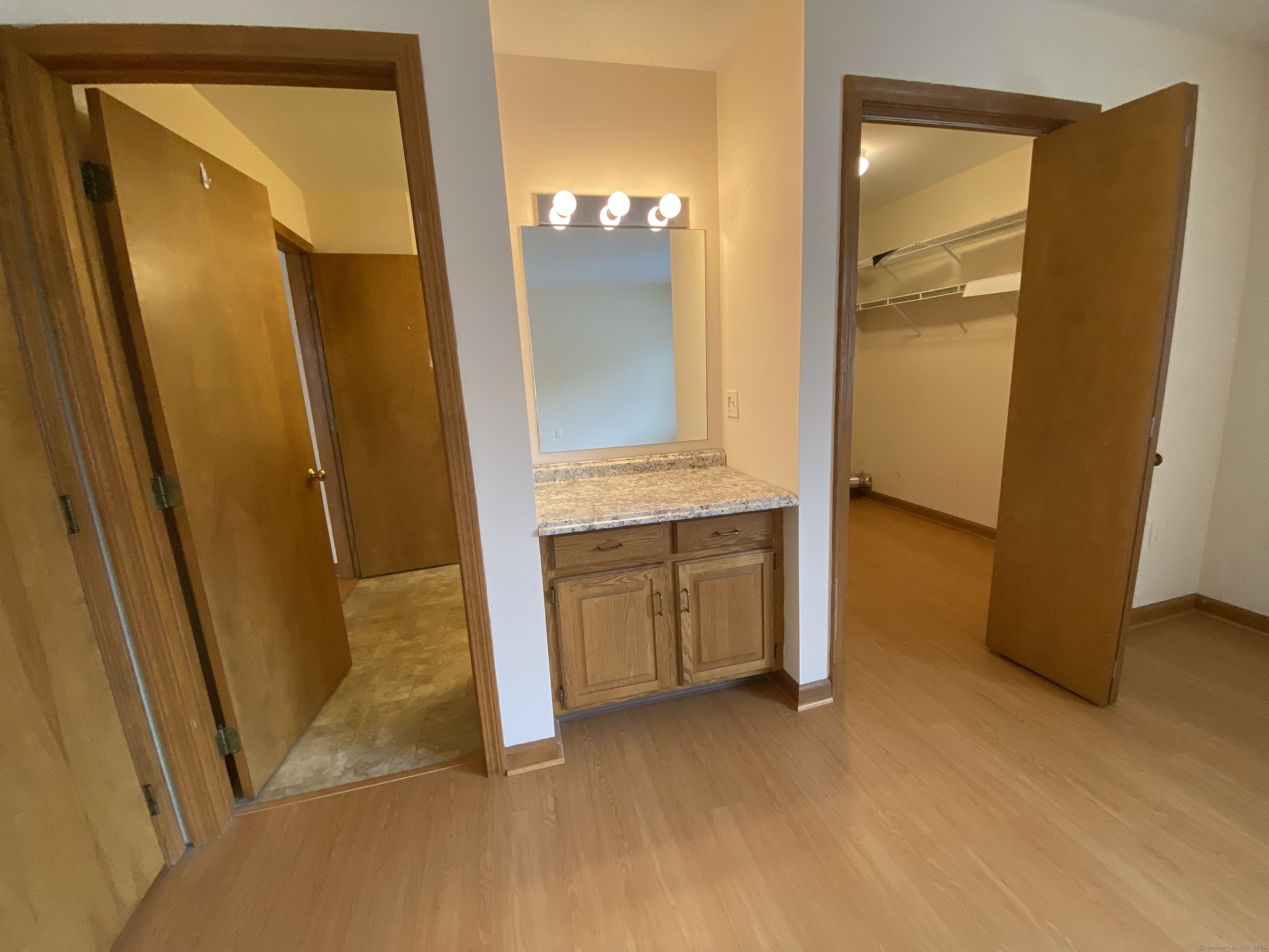 Cromwell, Connecticut 06416, United States, 2 Bedrooms Bedrooms, ,1 BathroomBathrooms,Residential,Active,186423