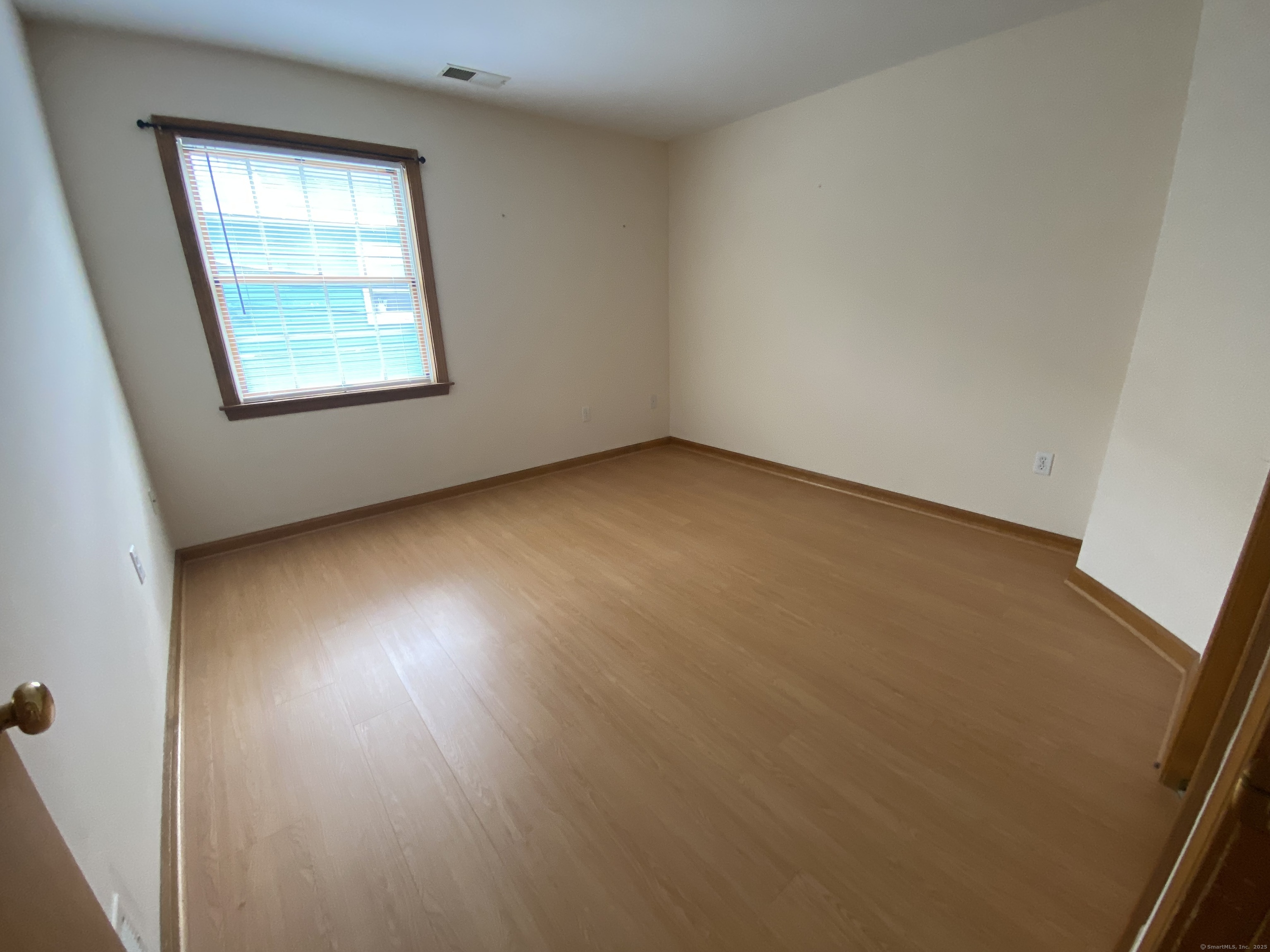 Cromwell, Connecticut 06416, United States, 2 Bedrooms Bedrooms, ,1 BathroomBathrooms,Residential,Active,186423