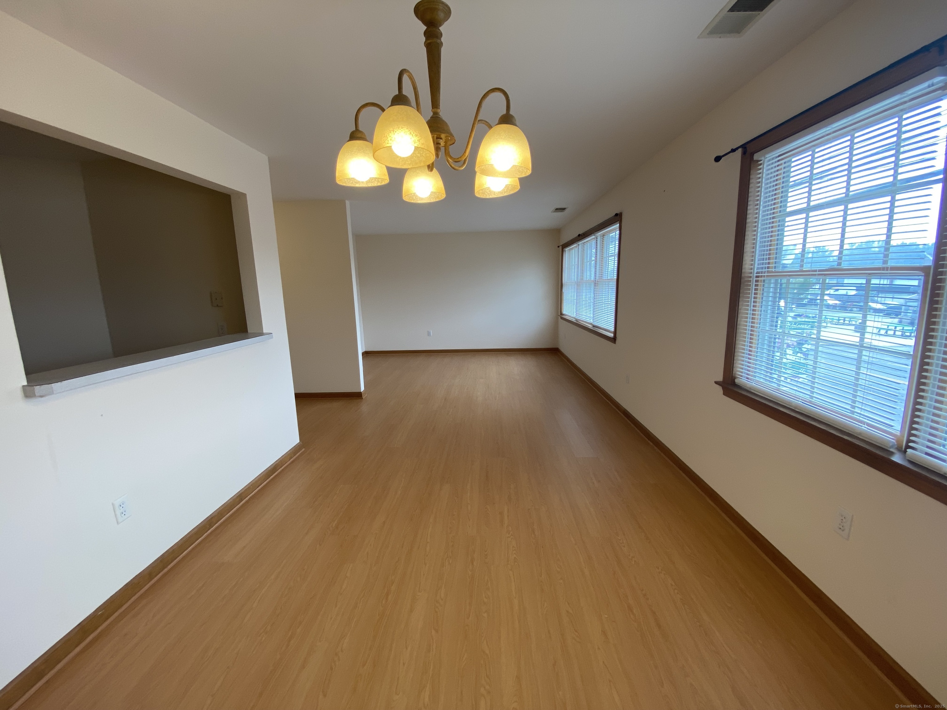 Cromwell, Connecticut 06416, United States, 2 Bedrooms Bedrooms, ,1 BathroomBathrooms,Residential,Active,186423