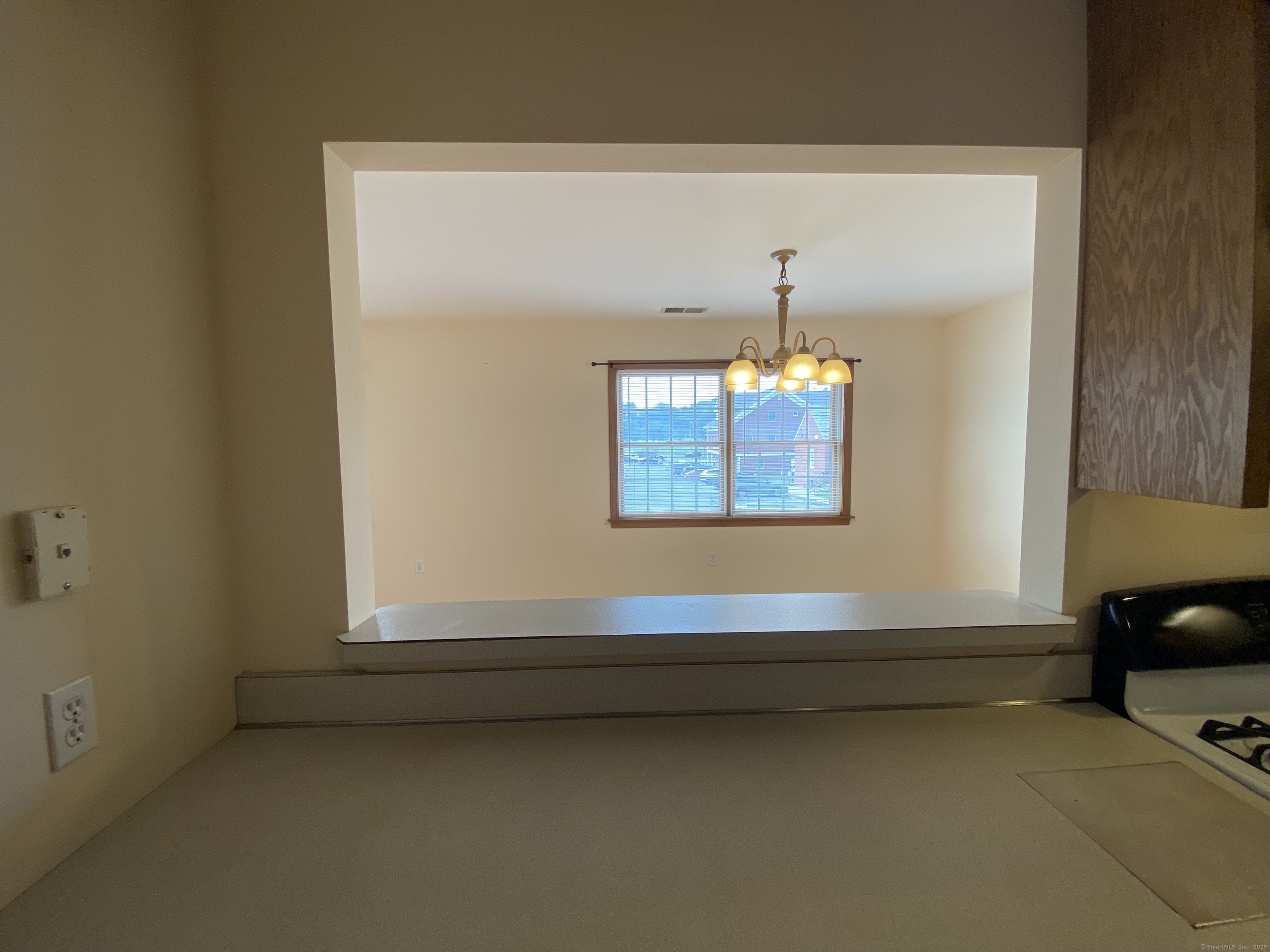 Cromwell, Connecticut 06416, United States, 2 Bedrooms Bedrooms, ,1 BathroomBathrooms,Residential,Active,186423