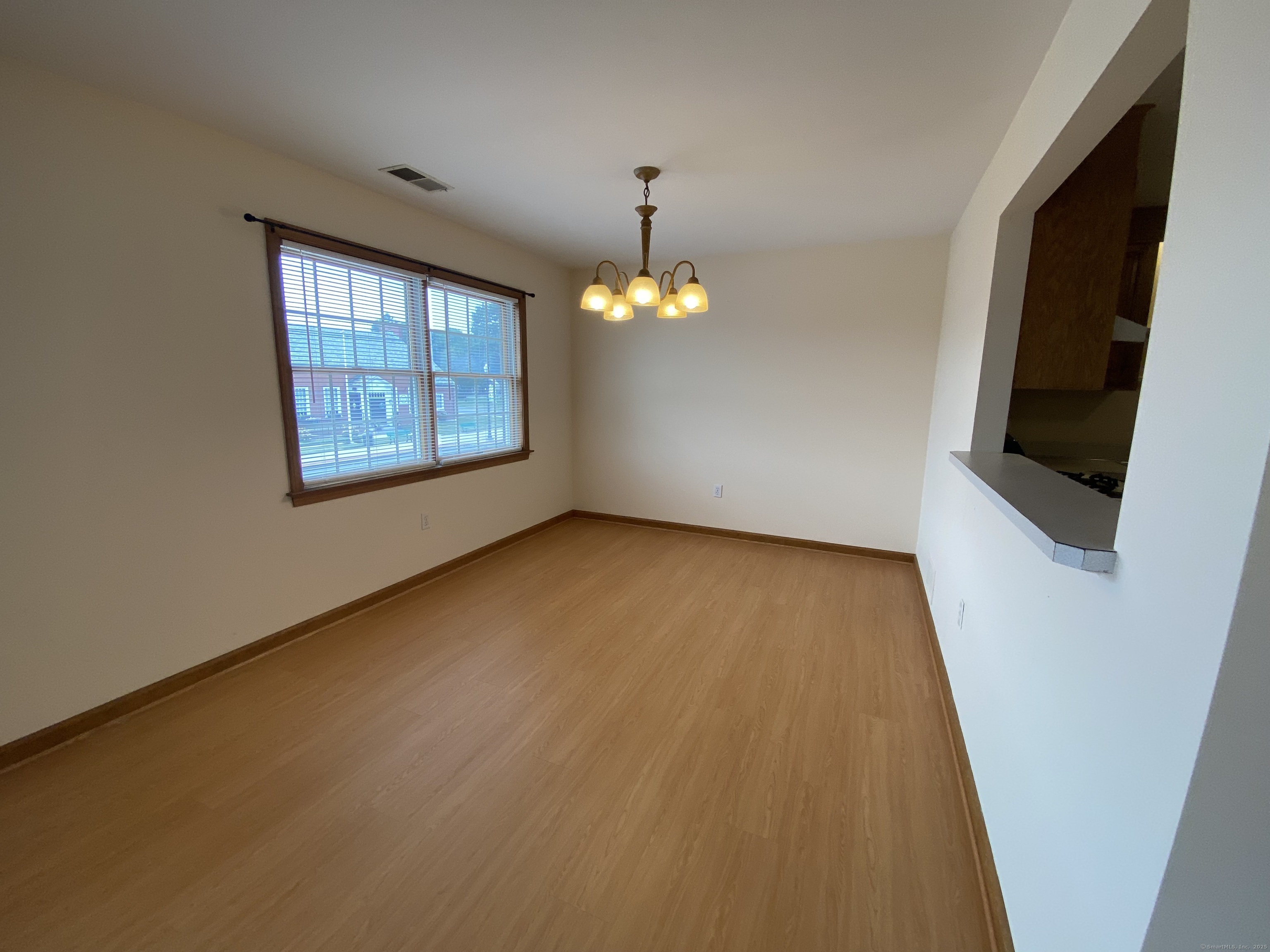 Cromwell, Connecticut 06416, United States, 2 Bedrooms Bedrooms, ,1 BathroomBathrooms,Residential,Active,186423