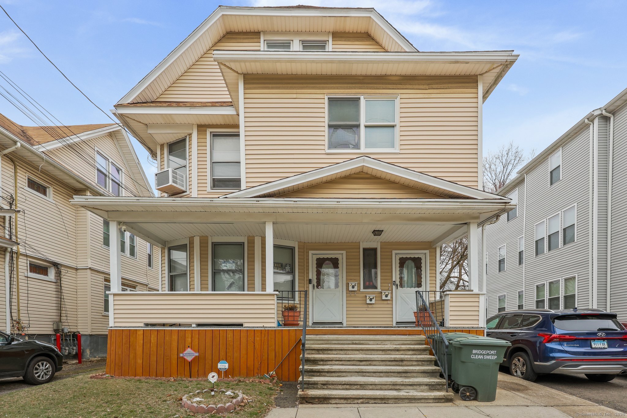 Property for Sale at Garfield Avenue, Bridgeport, Connecticut - Bedrooms: 6 
Bathrooms: 3 
Rooms: 13  - $719,000
