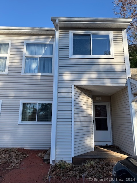 35 Ruth Street Apt 70, Bristol, Connecticut - 2 Bedrooms  
1 Bathrooms  
6 Rooms - 