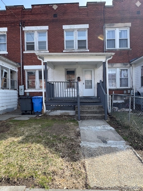 Rental Property at Redding Street, Hartford, Connecticut - Bedrooms: 3 
Bathrooms: 1 
Rooms: 6  - $2,100 MO.