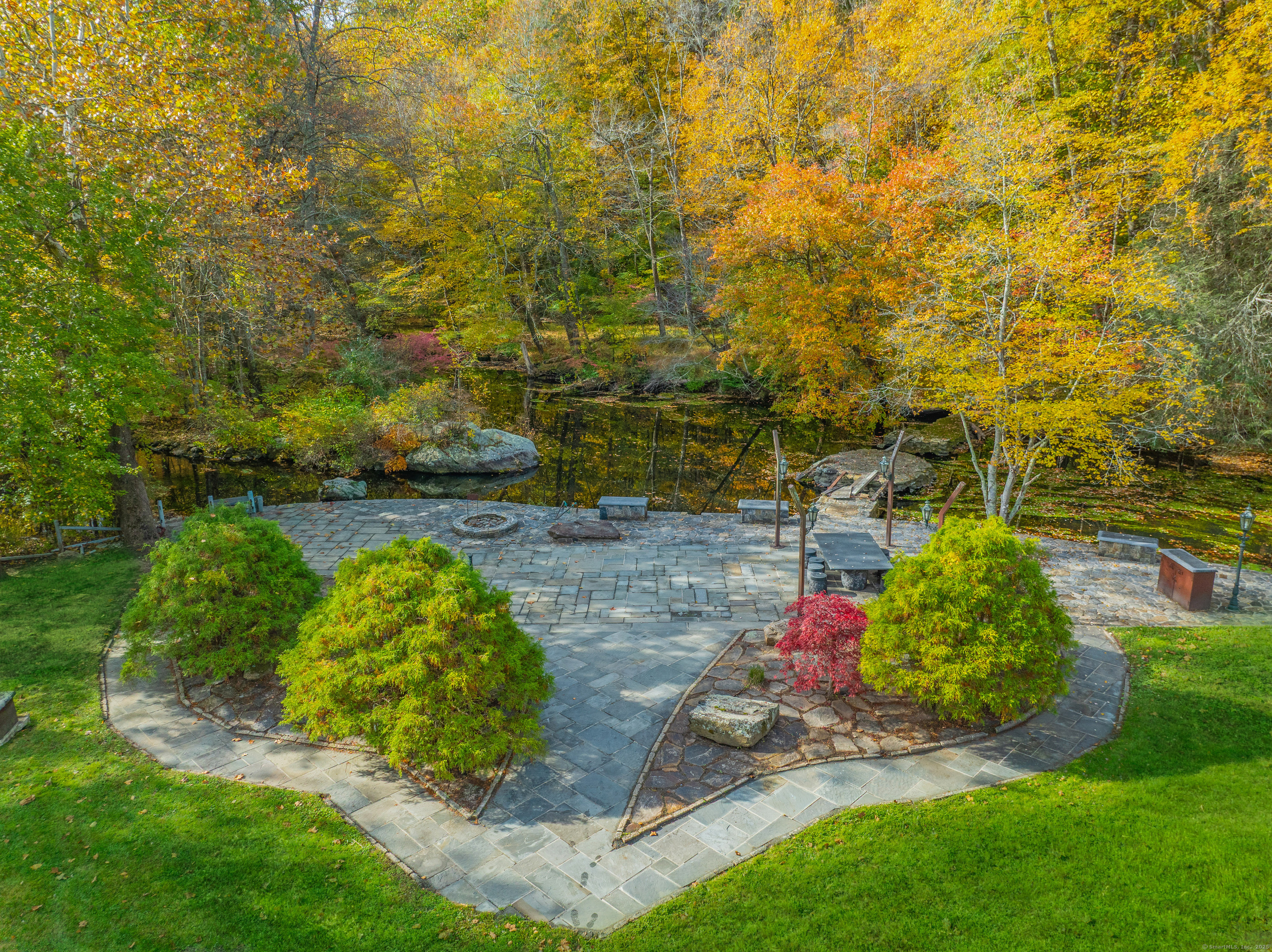 260 Lyons Plain Road