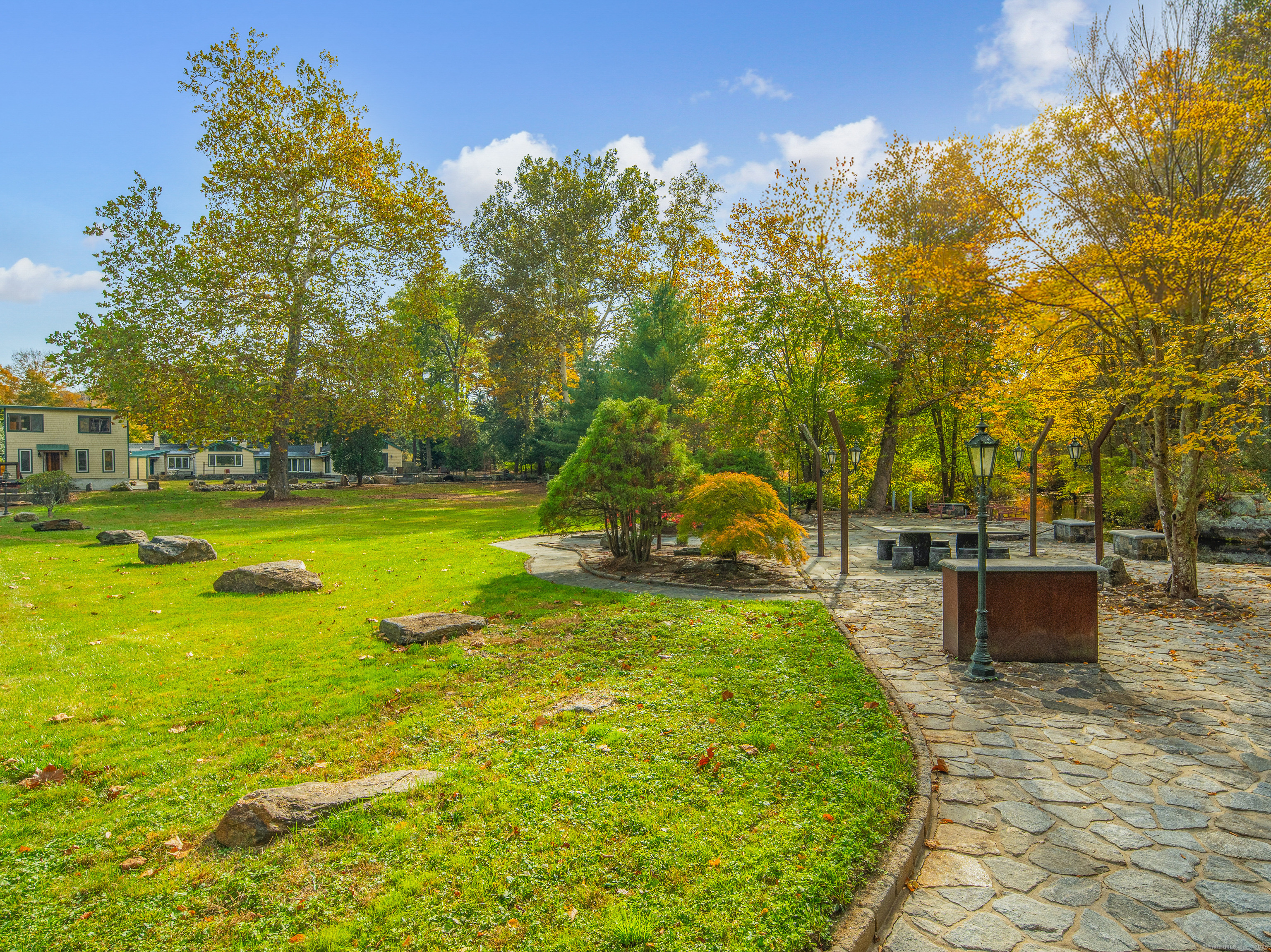 260 Lyons Plain Road