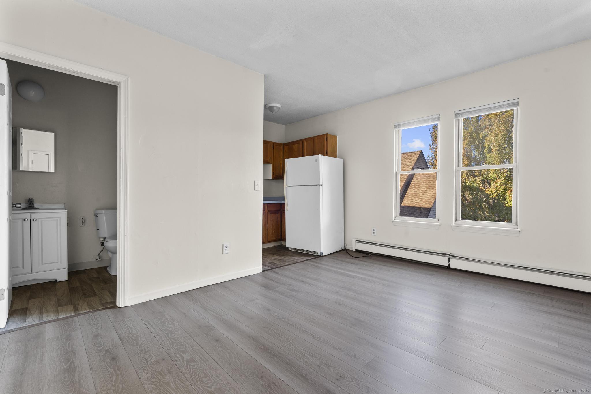 Hartford, Connecticut 06105, United States, 2 Bedrooms Bedrooms, ,Residential,Active,235624