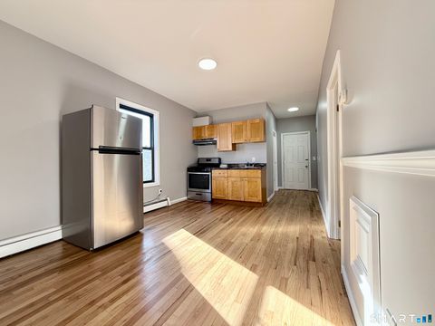 Tiny photo for 175 Denver Avenue, Bridgeport, CT 06605 (MLS # 24148633)