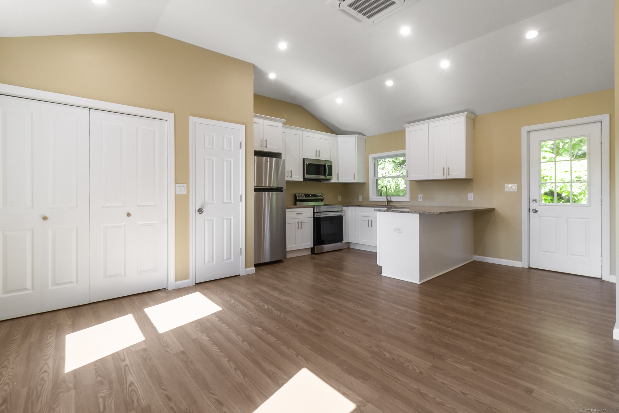 10 Deerfield Road