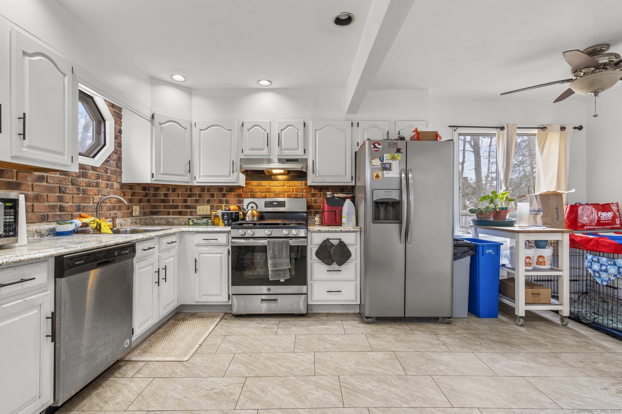 50 Pilgrim Road, Bridgeport, Connecticut image 12