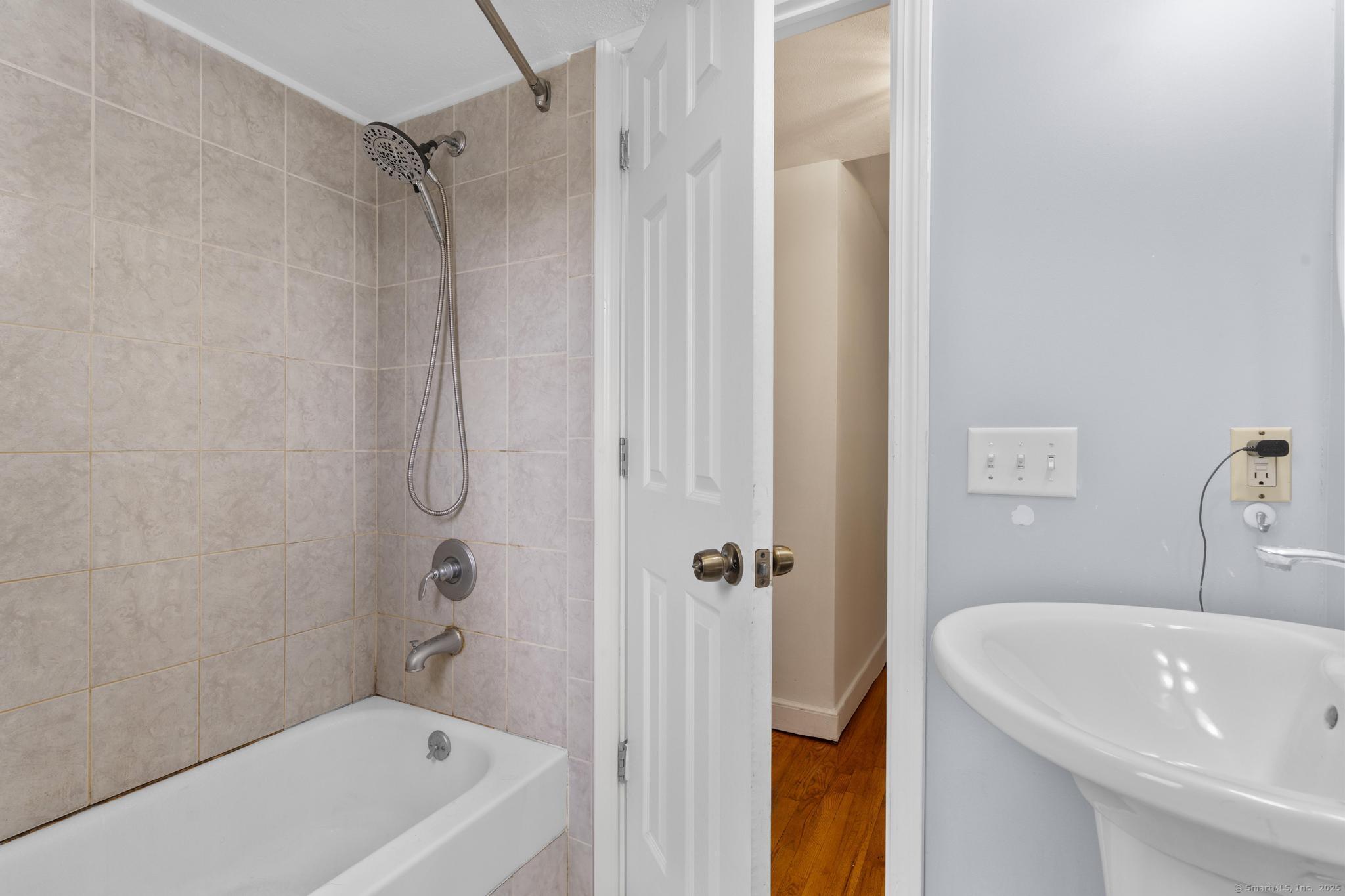 50 Pilgrim Road, Bridgeport, Connecticut image 23