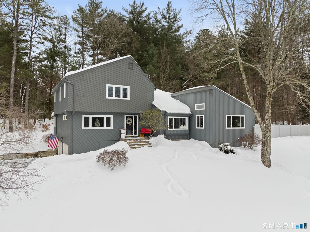 Photo of 324 Old Farms Road, Simsbury, CT 06070 (MLS # 24150515)