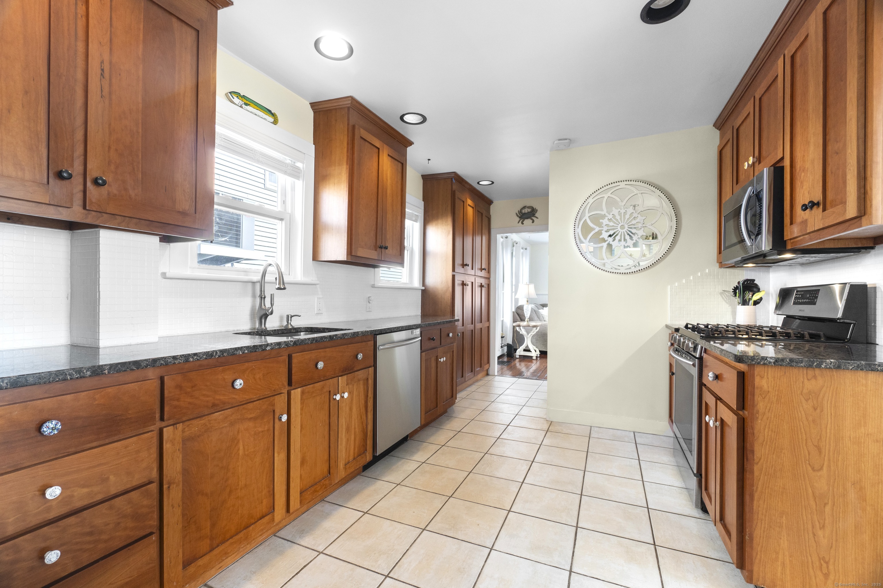 11 Bridgewater Avenue, Milford, Connecticut image 8