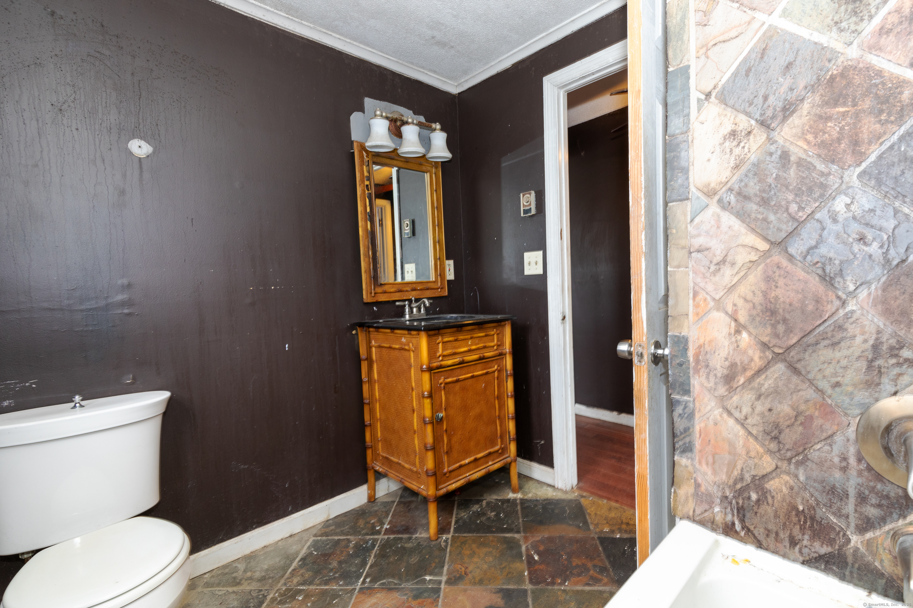 33 Roanoak Avenue, Windham, Connecticut image 17