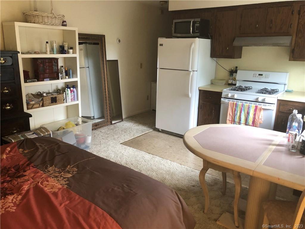 124 Lawn Avenue 2R
